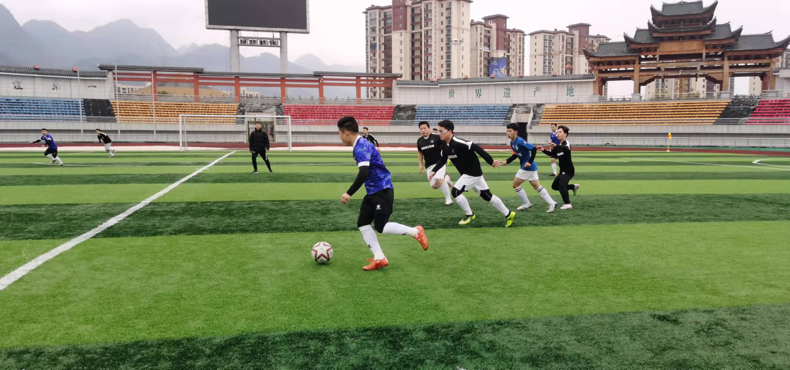 竞赛强度与 竞赛强度与